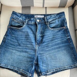 Zara Women's High Waisted Blue Denim Shorts - Size 8